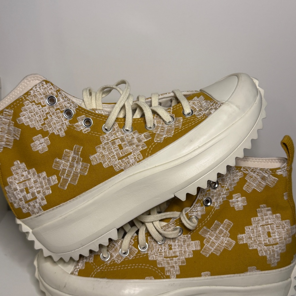 Converse Run Star Hike Platform High Top Goldstone Size  M9.5 / W11